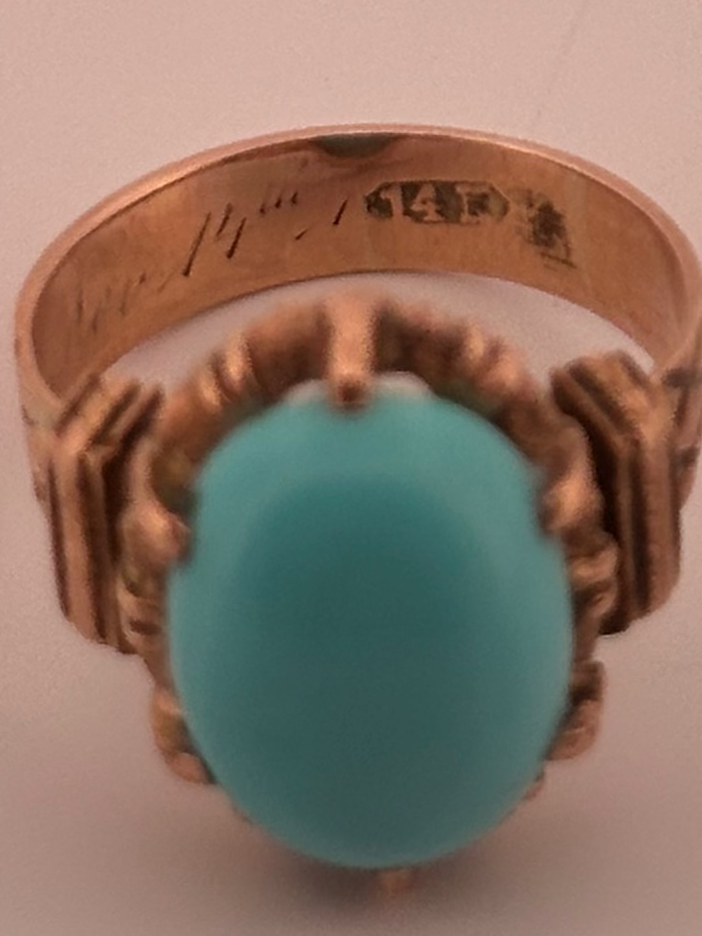 Antique Victorian turquoise cabochon ring in 14k yellow gold