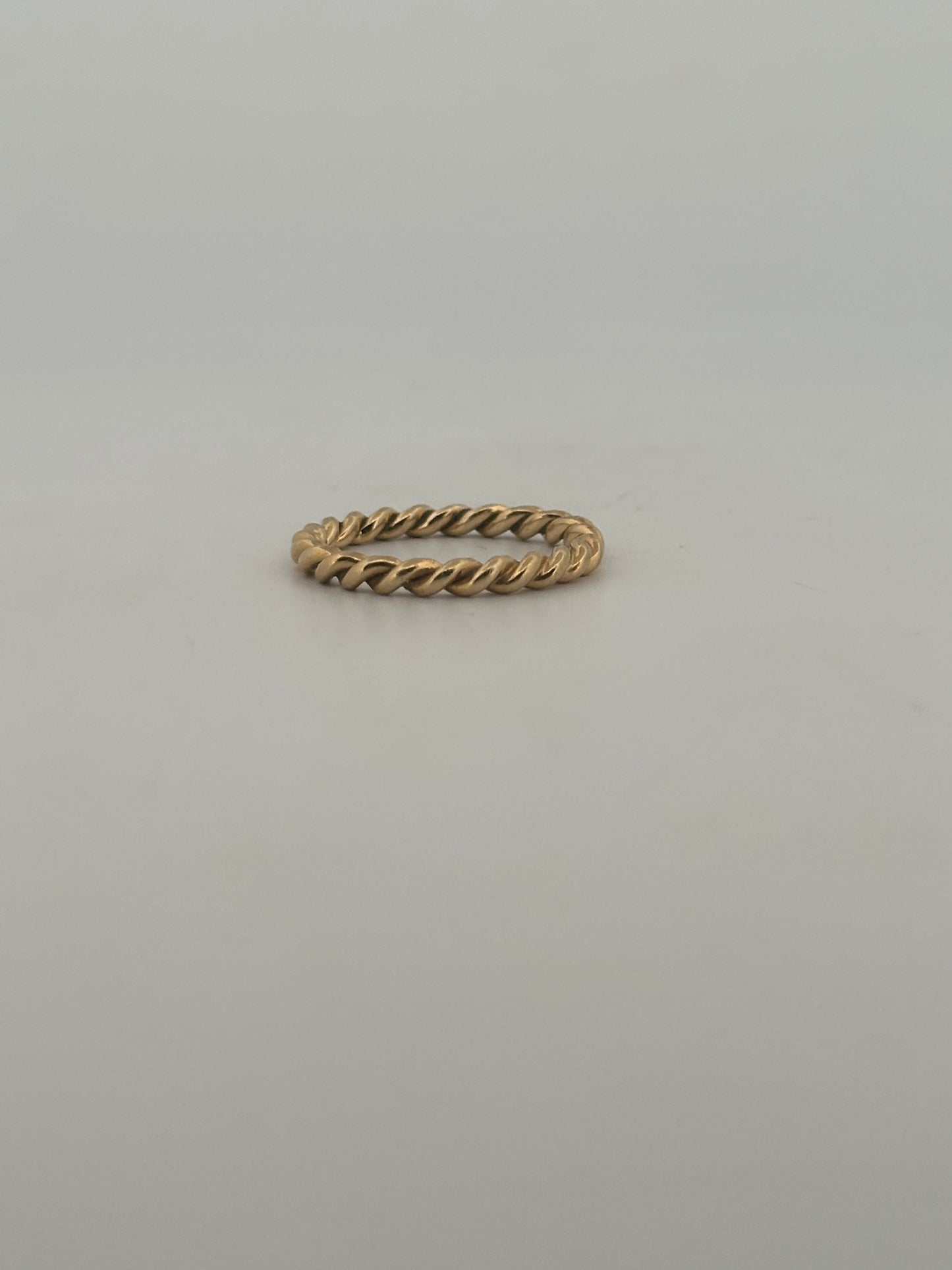 Vintage twisted cable band in 14k yellow gold