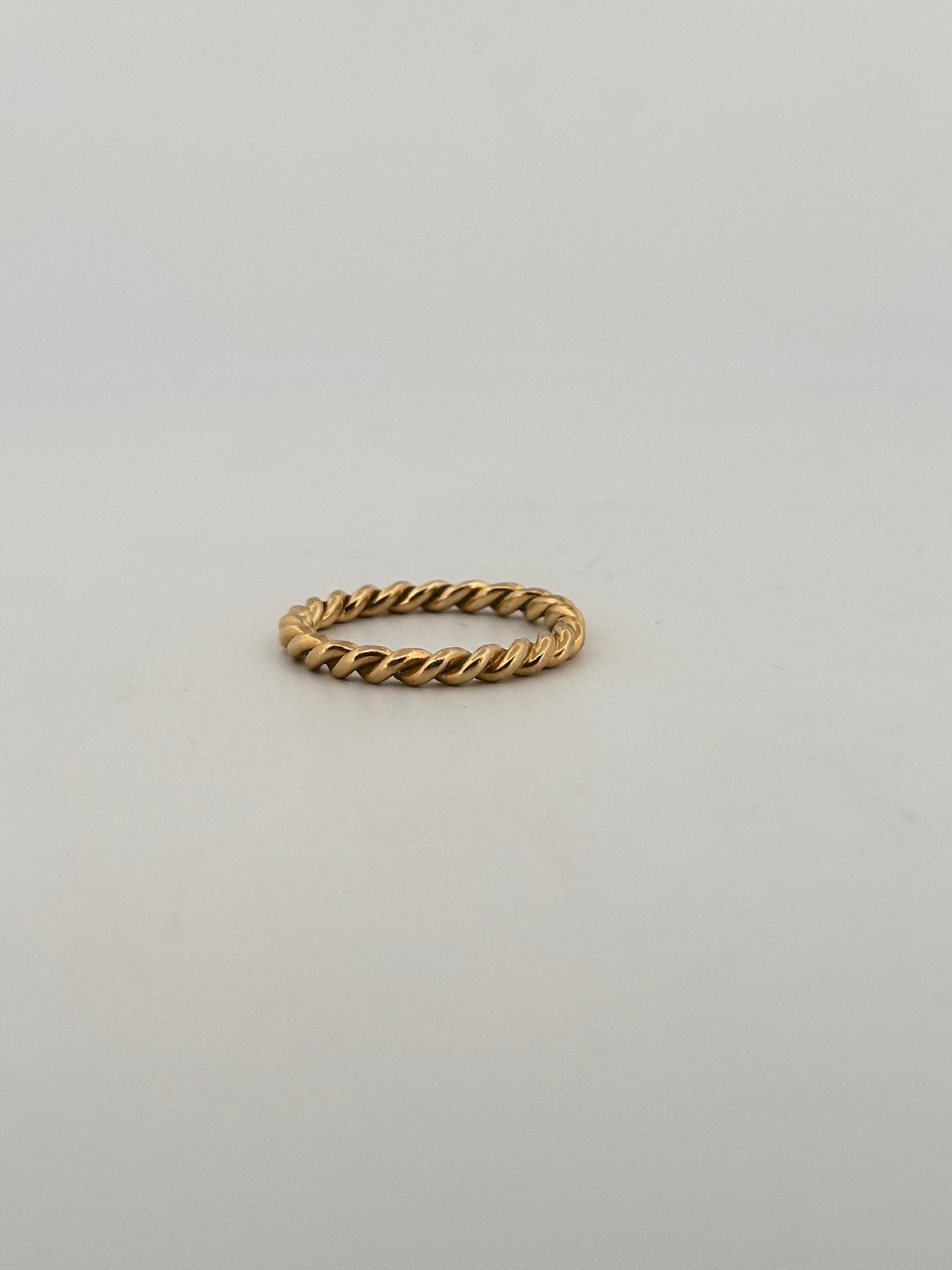 Vintage twisted cable band in 14k yellow gold
