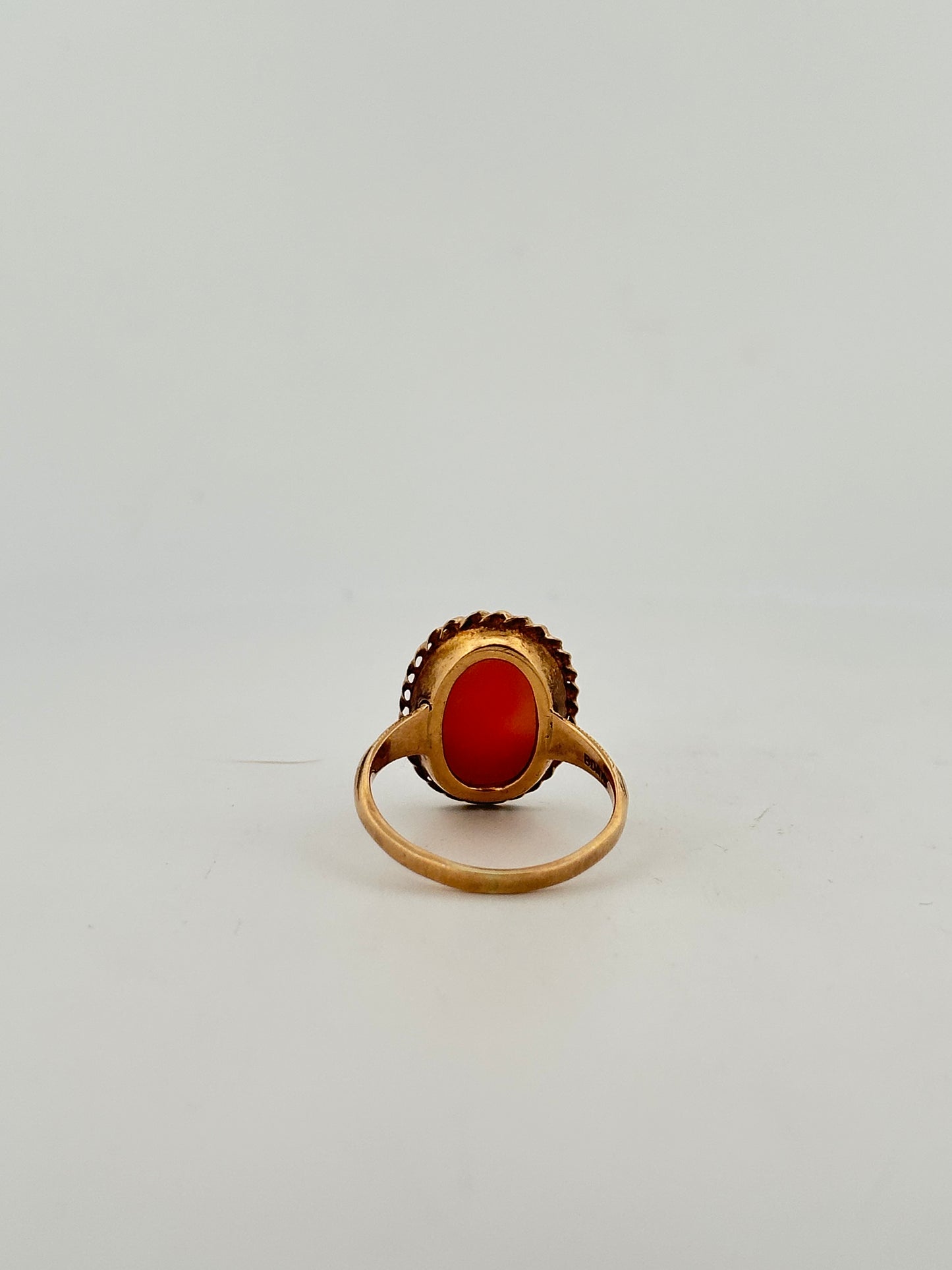 Antique Victorian cameo ring in 10k yellow gold