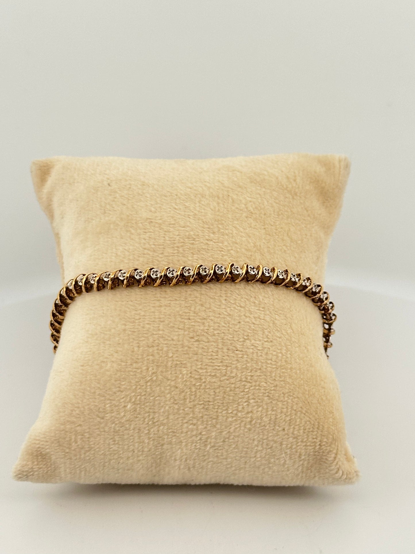 Vintage natural 1ct diamond tennis bracelet in 10k gold