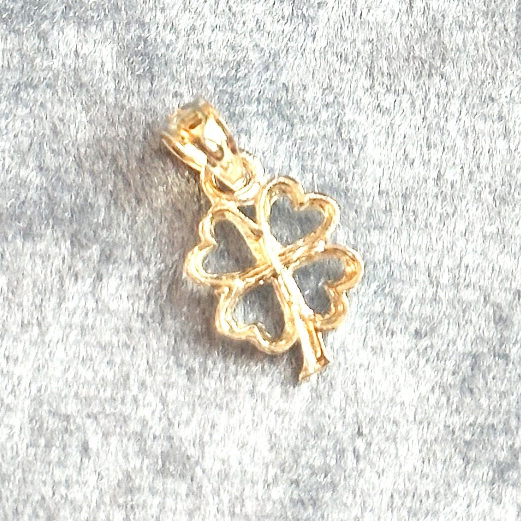 vintage 10k solid yellow gold clover charm