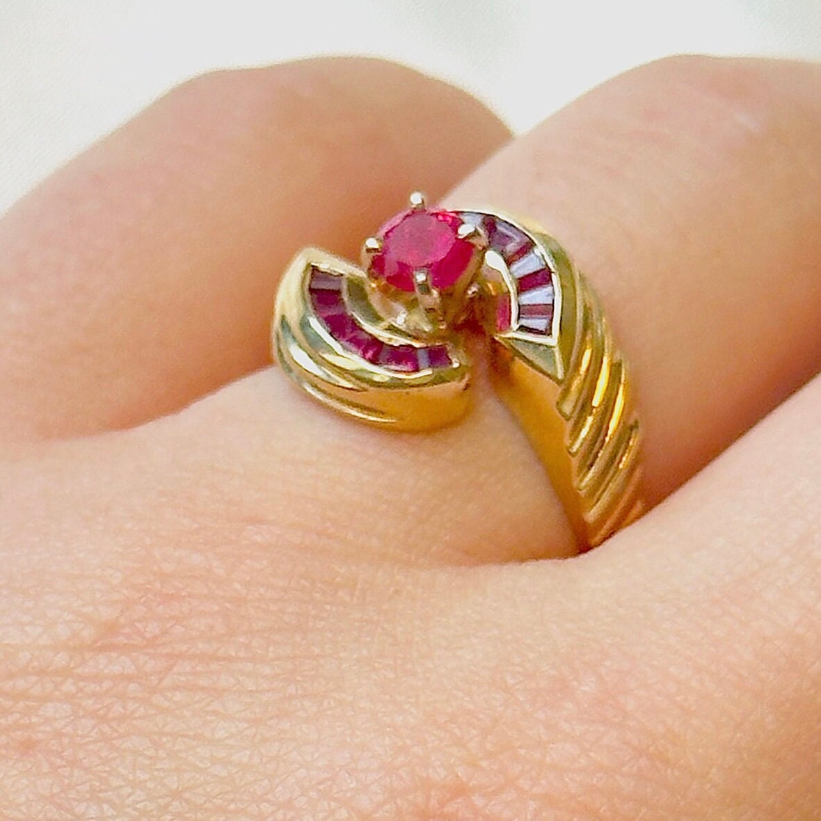 vintage 14k solid yellow gold ruby cocktail statement ring