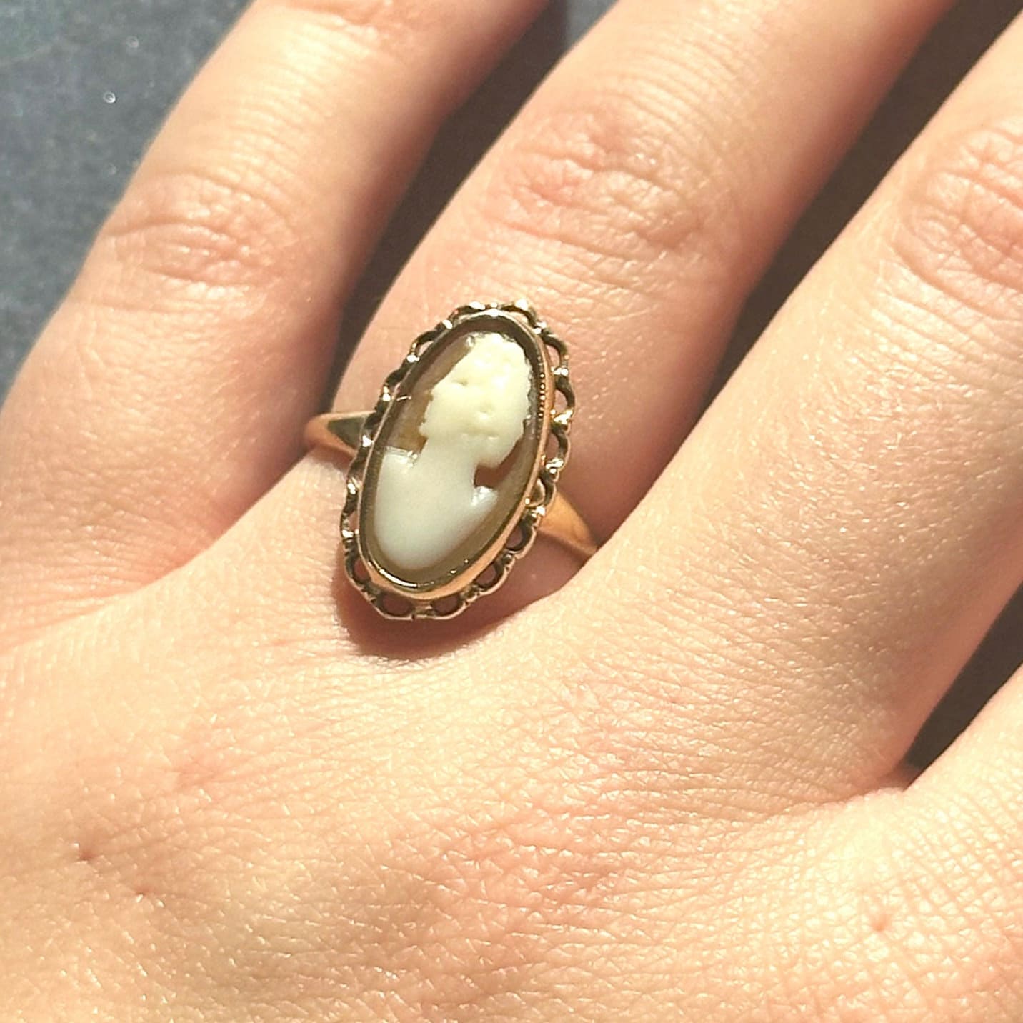 vintage cameo ring - 10k solid gold