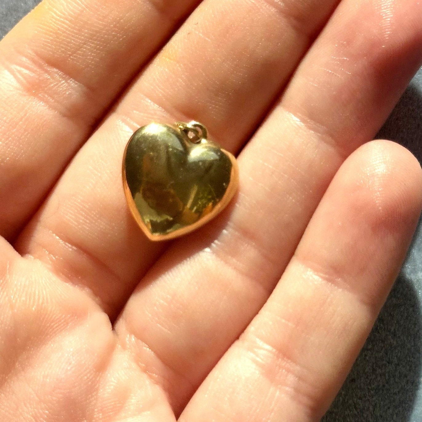 vintage puffed heart charm -  10k solid yellow gold pendant