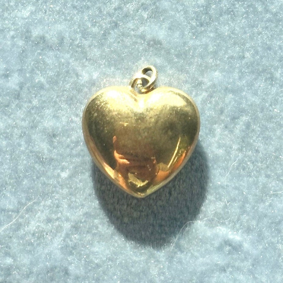 vintage puffed heart charm -  10k solid yellow gold pendant