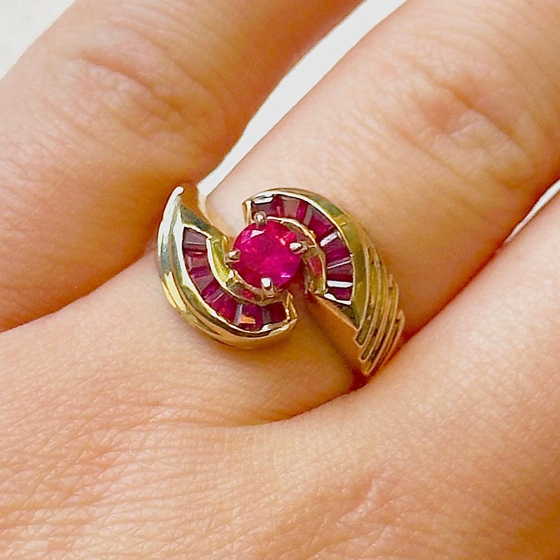 vintage 14k solid yellow gold ruby cocktail statement ring