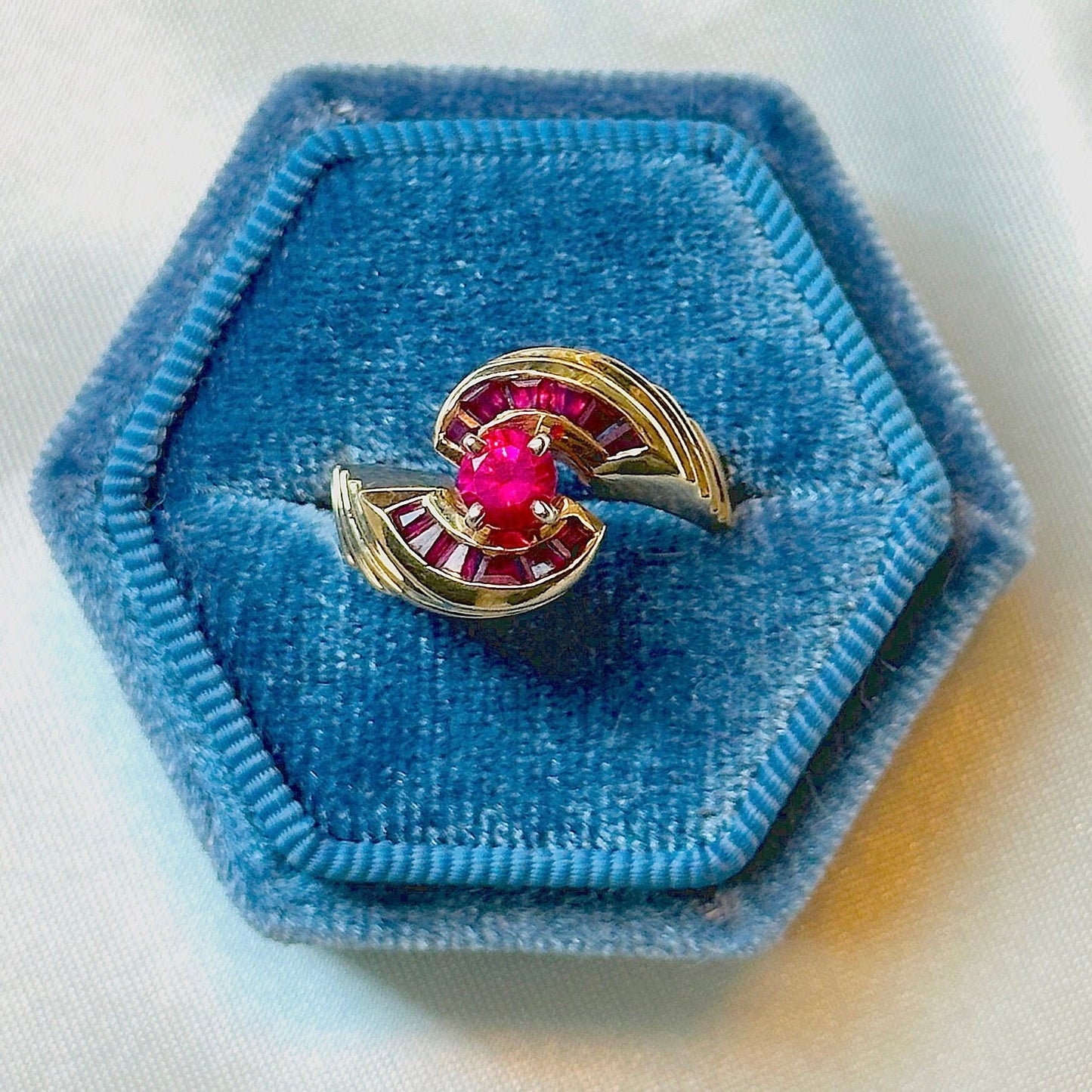 vintage 14k solid yellow gold ruby cocktail statement ring