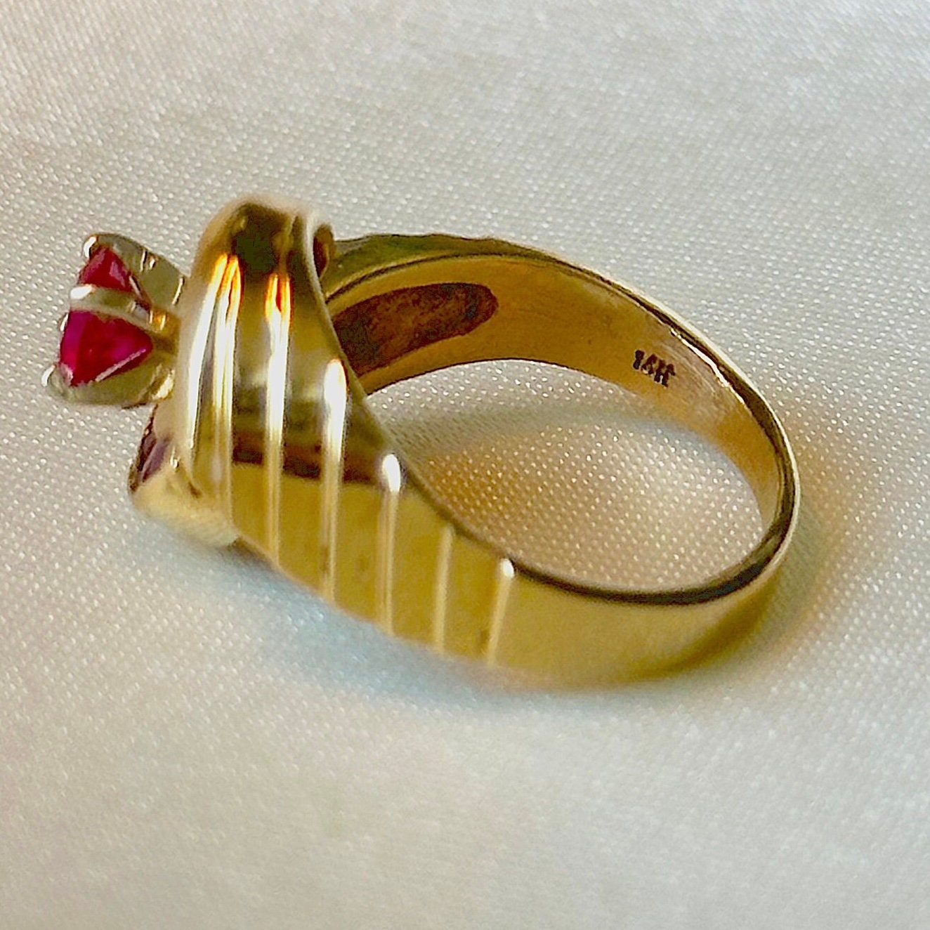 vintage 14k solid yellow gold ruby cocktail statement ring