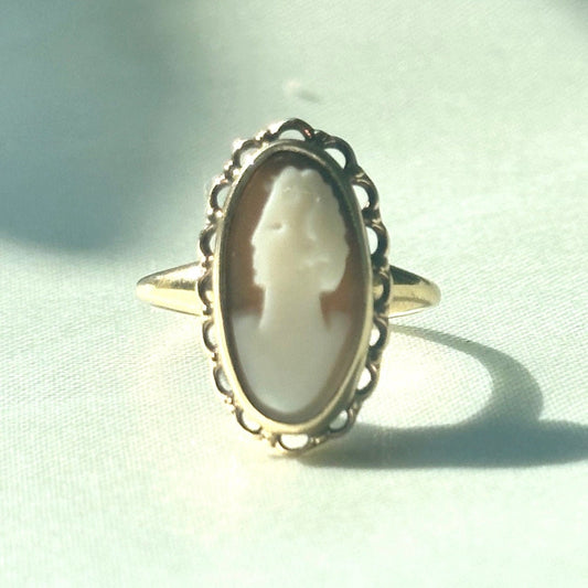 vintage cameo ring - 10k solid gold