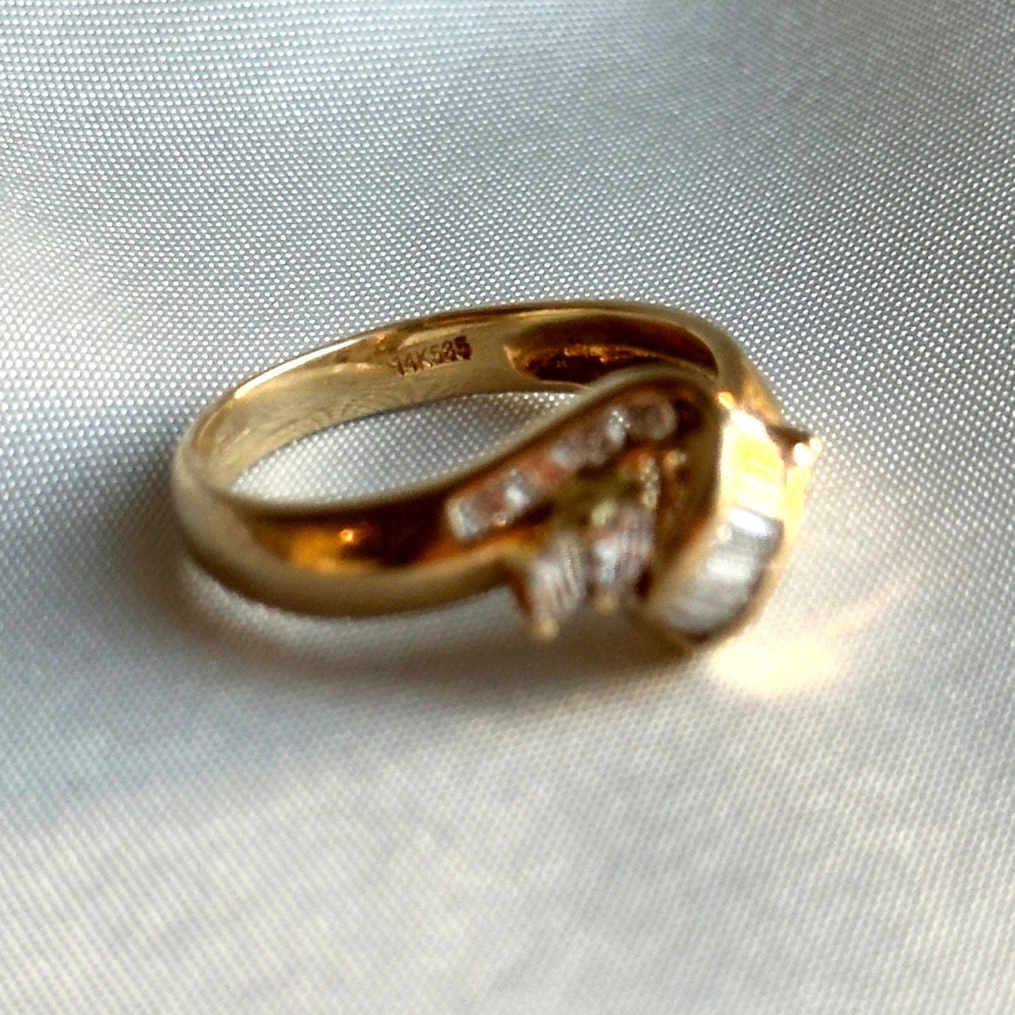 vintage diamond ribbon statement ring - 14k solid yellow gold natural diamond ring circa 1970s