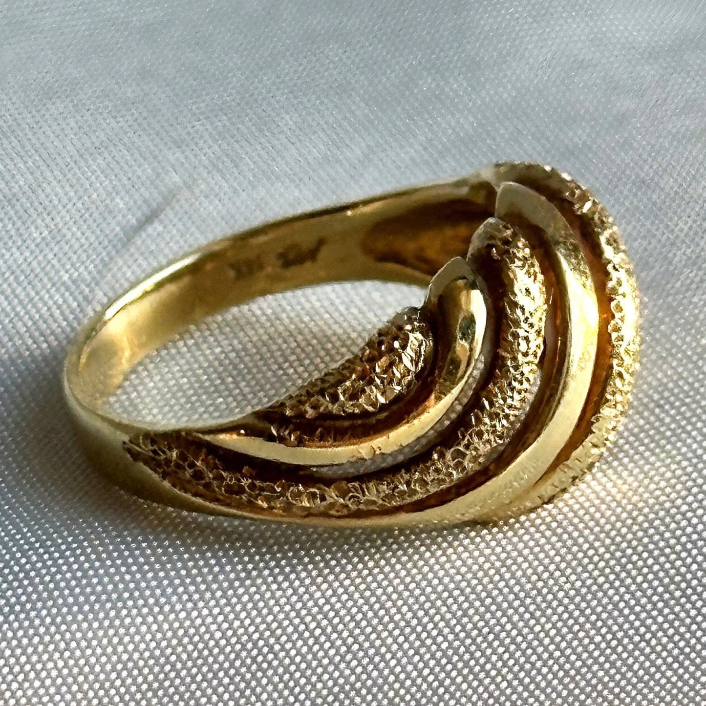 vintage 14k solid yellow gold cocktail wave ring - circa 1980s