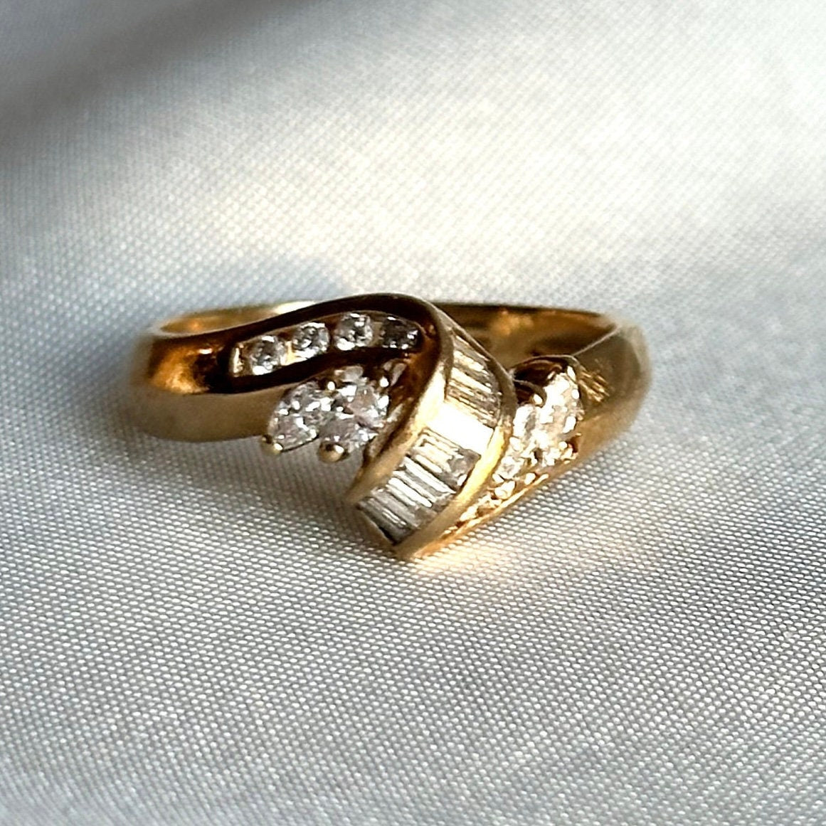 vintage diamond ribbon statement ring - 14k solid yellow gold natural diamond ring circa 1970s