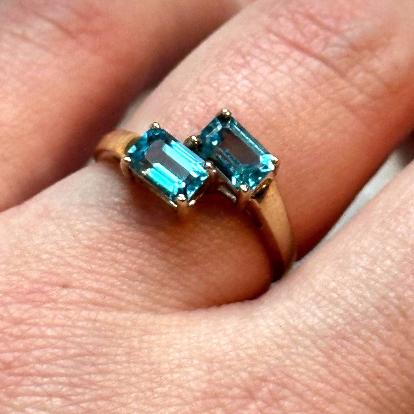 Vintage 10k Swiss blue topaz wrap band ring - 1970s yellow gold statement ring