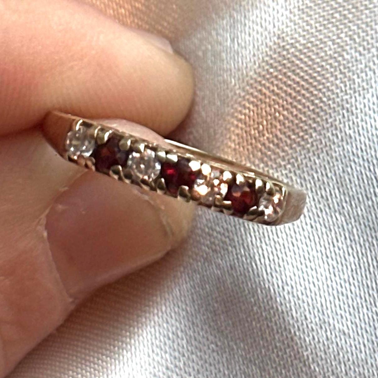 Vintage 9k Solid gold garnet “I love you ring